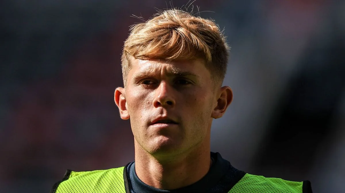 Manchester United pursuing left-back options amid transfer updates