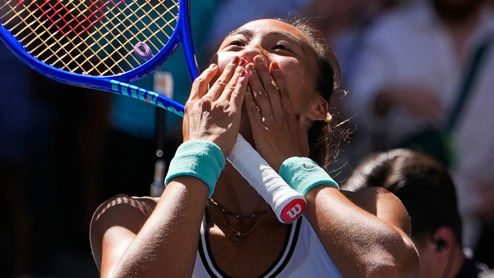 New York: Zheng stuns Swiatek in US Open comeback, advances to quarter-finals