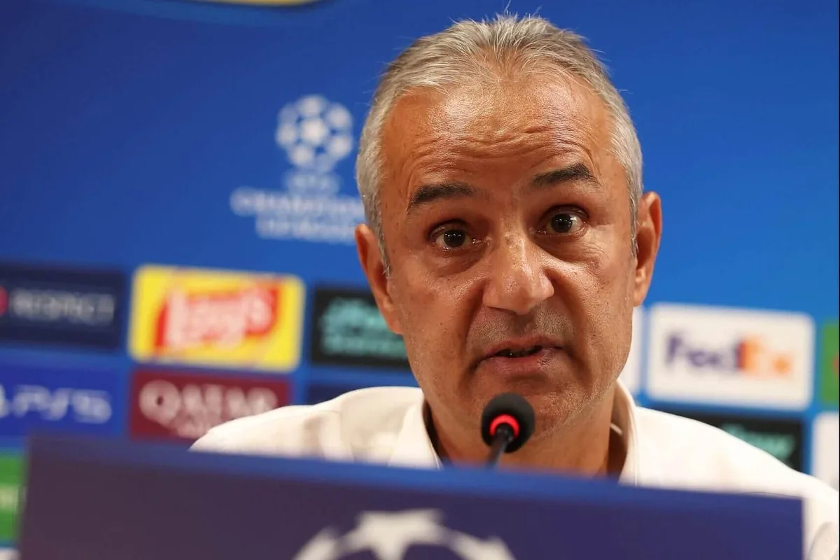 Fenerbahce coach resigns after Roma draw, but president insists he will stay image 1